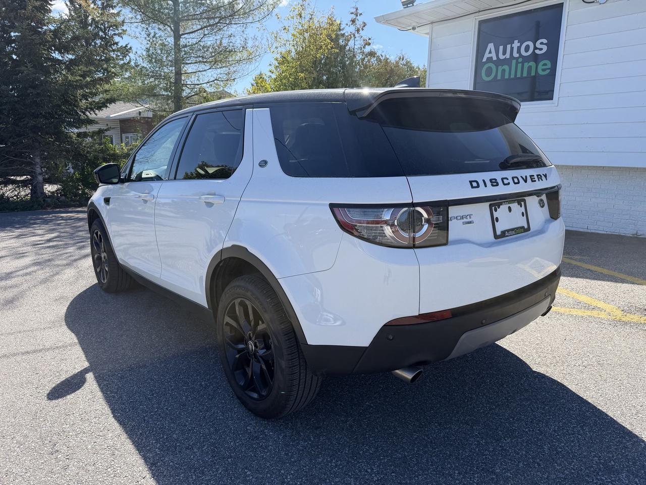 2018 Land Rover Discovery Sport HSE- HEATED LEATHER SEATS - PANORAMIC ROOF-NAVIGATION-CAMERA Photo2