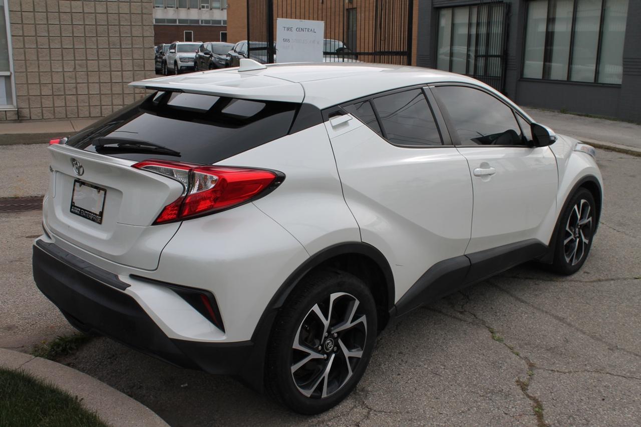 2018 Toyota C-HR XLE Photo