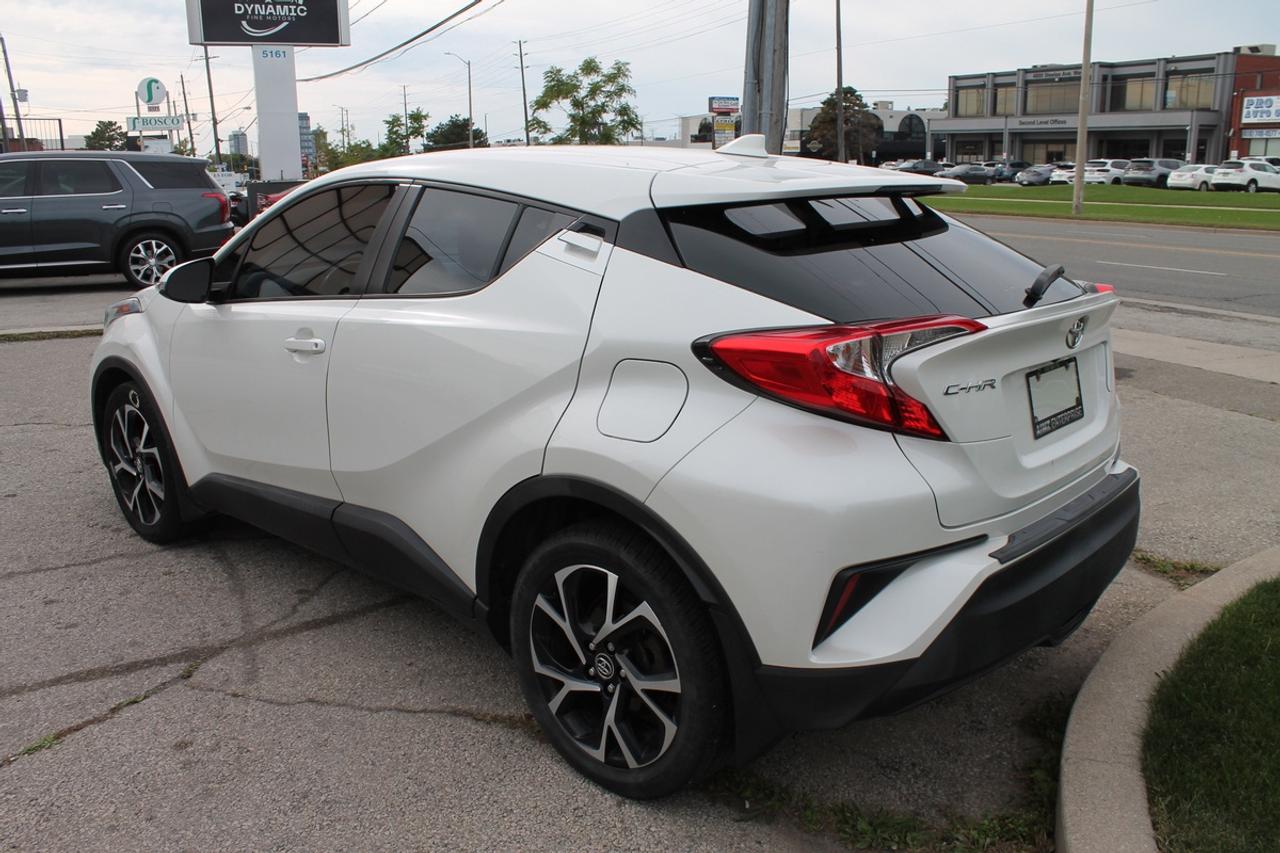 2018 Toyota C-HR XLE Photo