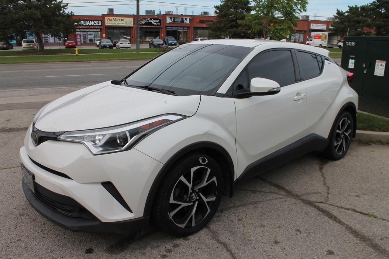 2018 Toyota C-HR XLE Photo