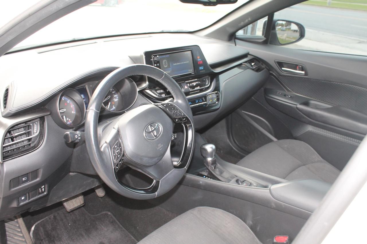 2018 Toyota C-HR XLE Photo