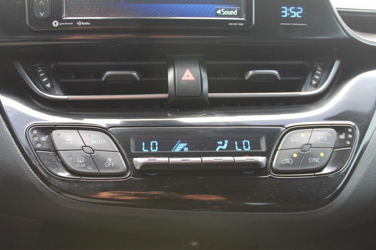 2018 Toyota C-HR XLE Photo