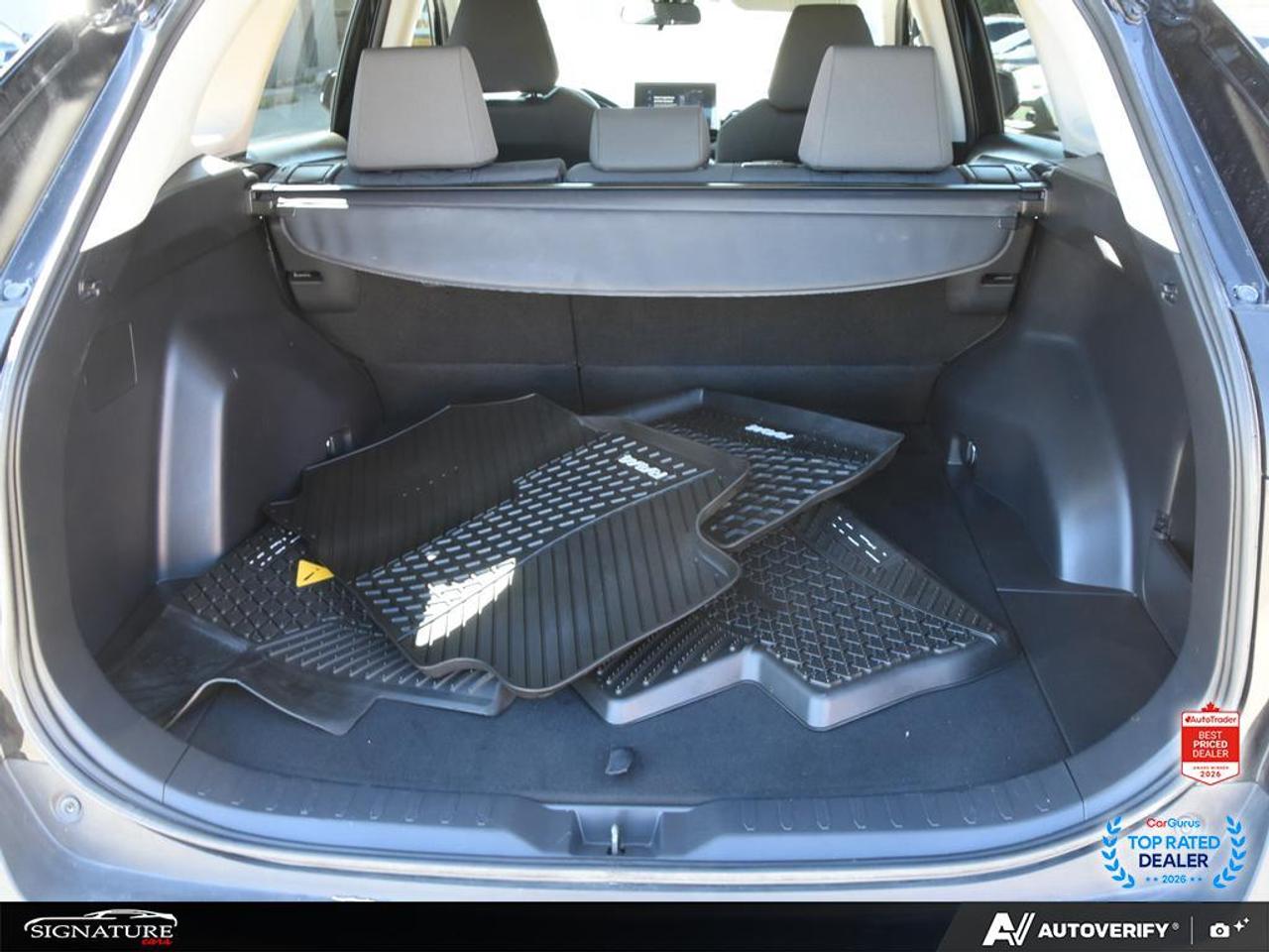 2024 Toyota RAV4 XLE AWD No Accident Sunroof Carplay BSM Photo