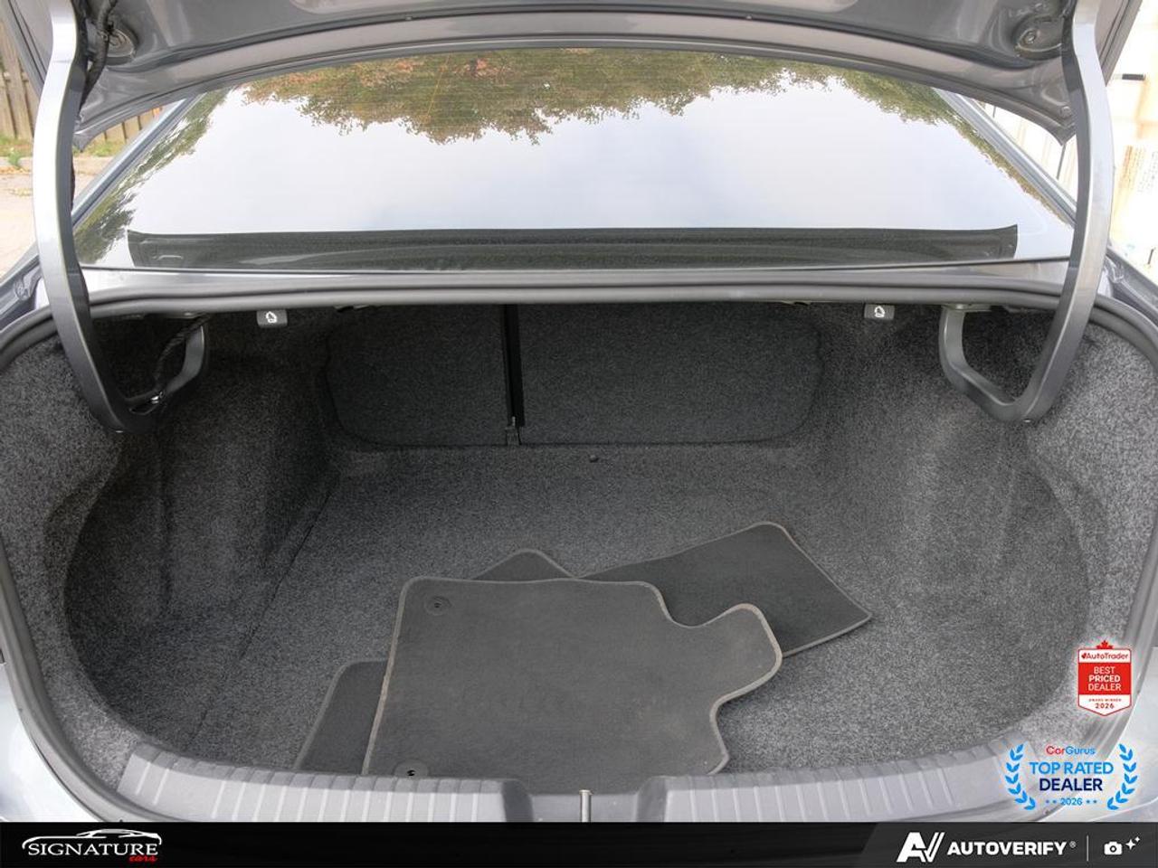 2024 Volkswagen Jetta Comfortline Sport Pkg No Accident Sunroof Ambient Photo