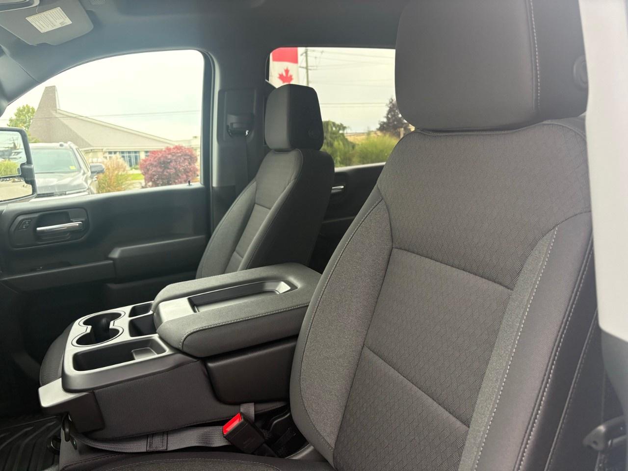 2026 GMC Sierra 3500 HD 4WD Crew Cab Long Box Pro Photo