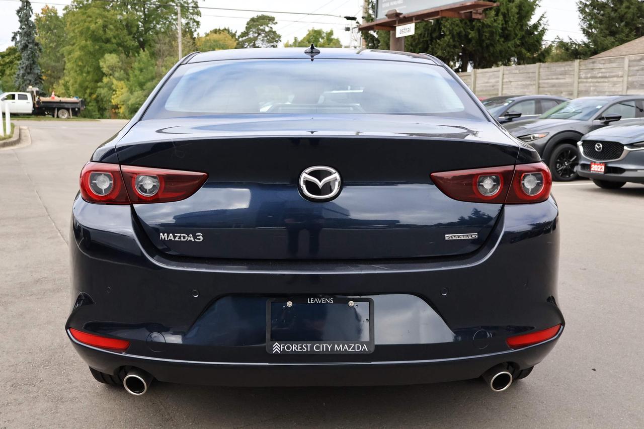 2025 Mazda MAZDA3 GT Photo3