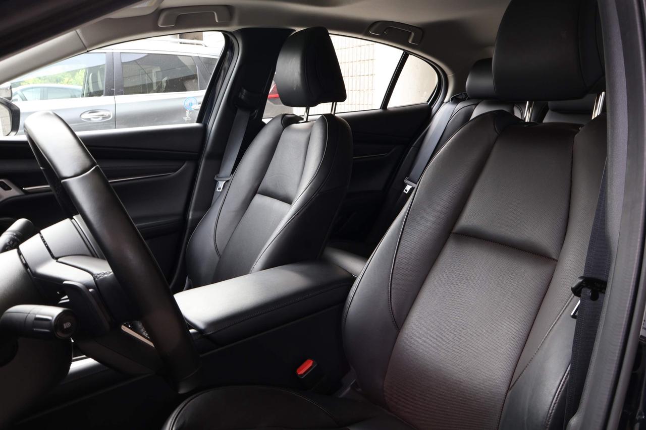 2025 Mazda MAZDA3 GT Photo