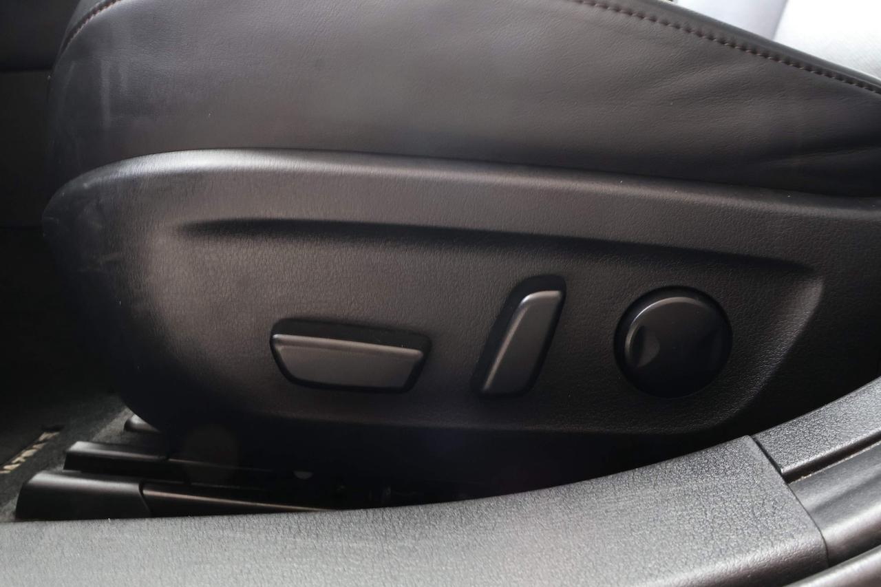 2025 Mazda MAZDA3 GT Photo