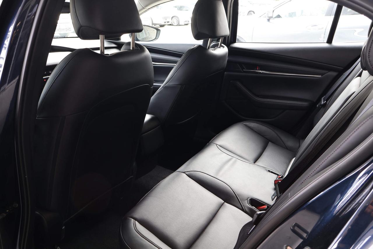 2025 Mazda MAZDA3 GT Photo