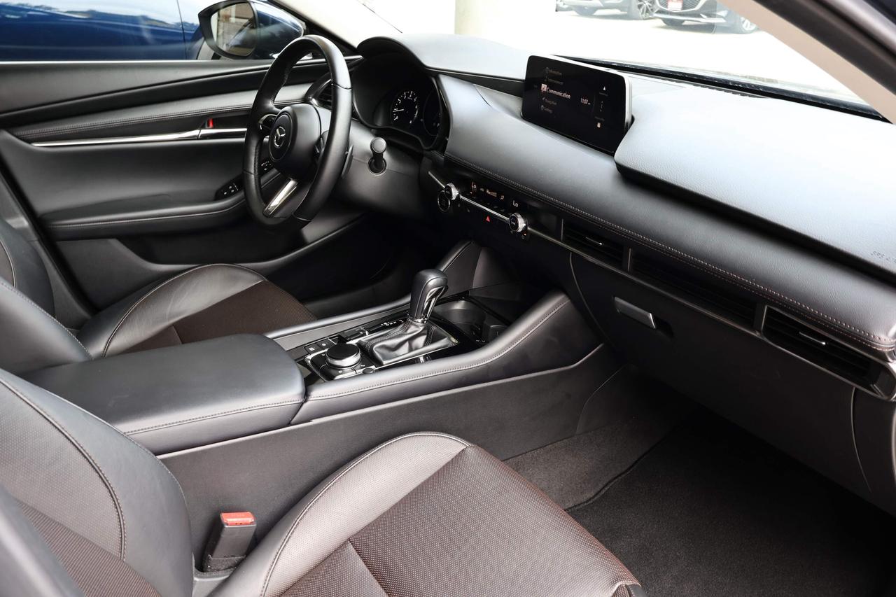 2025 Mazda MAZDA3 GT Photo