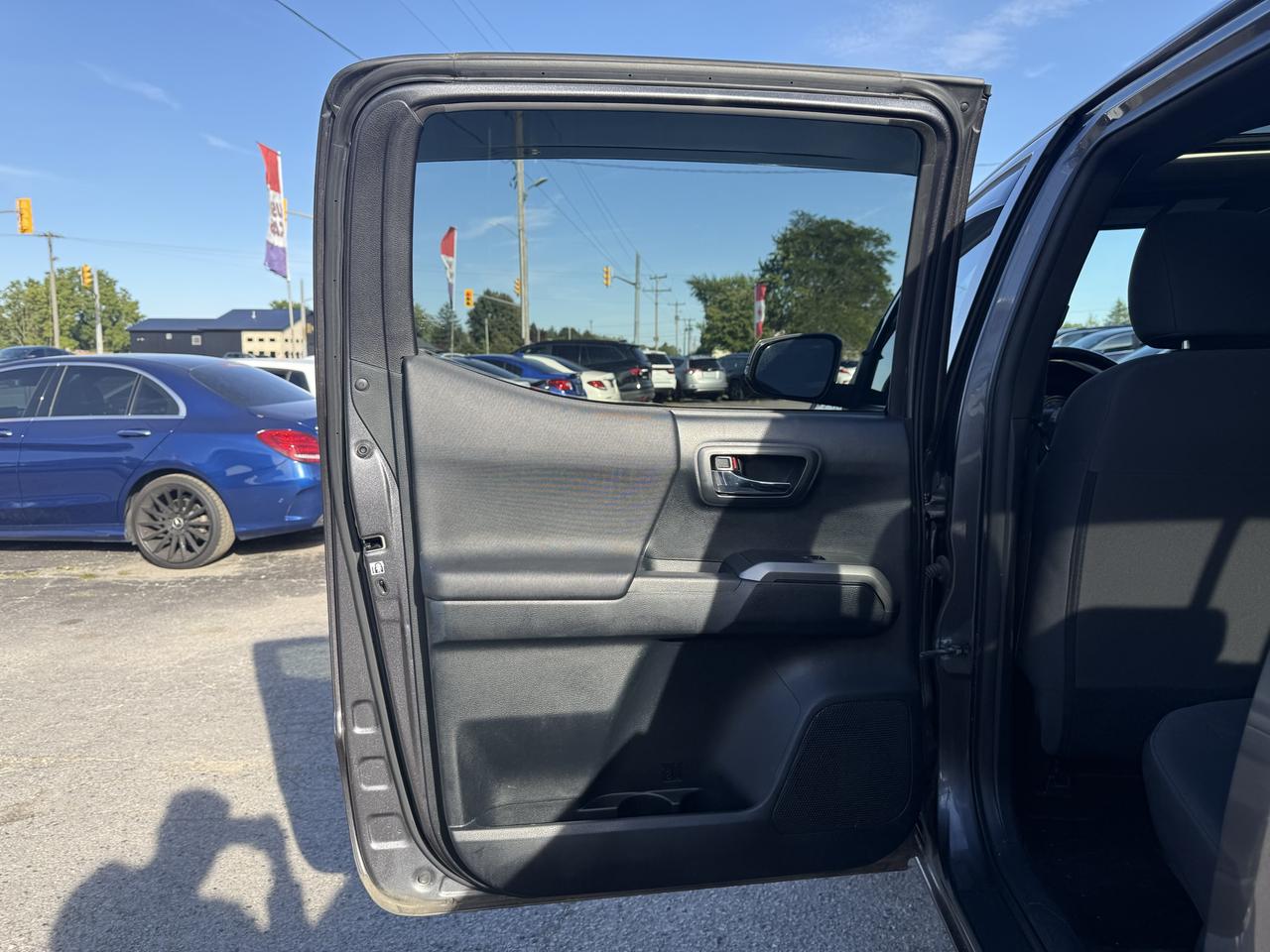 2016 Toyota Tacoma 4WD Double Cab V6 Auto SR5 Photo