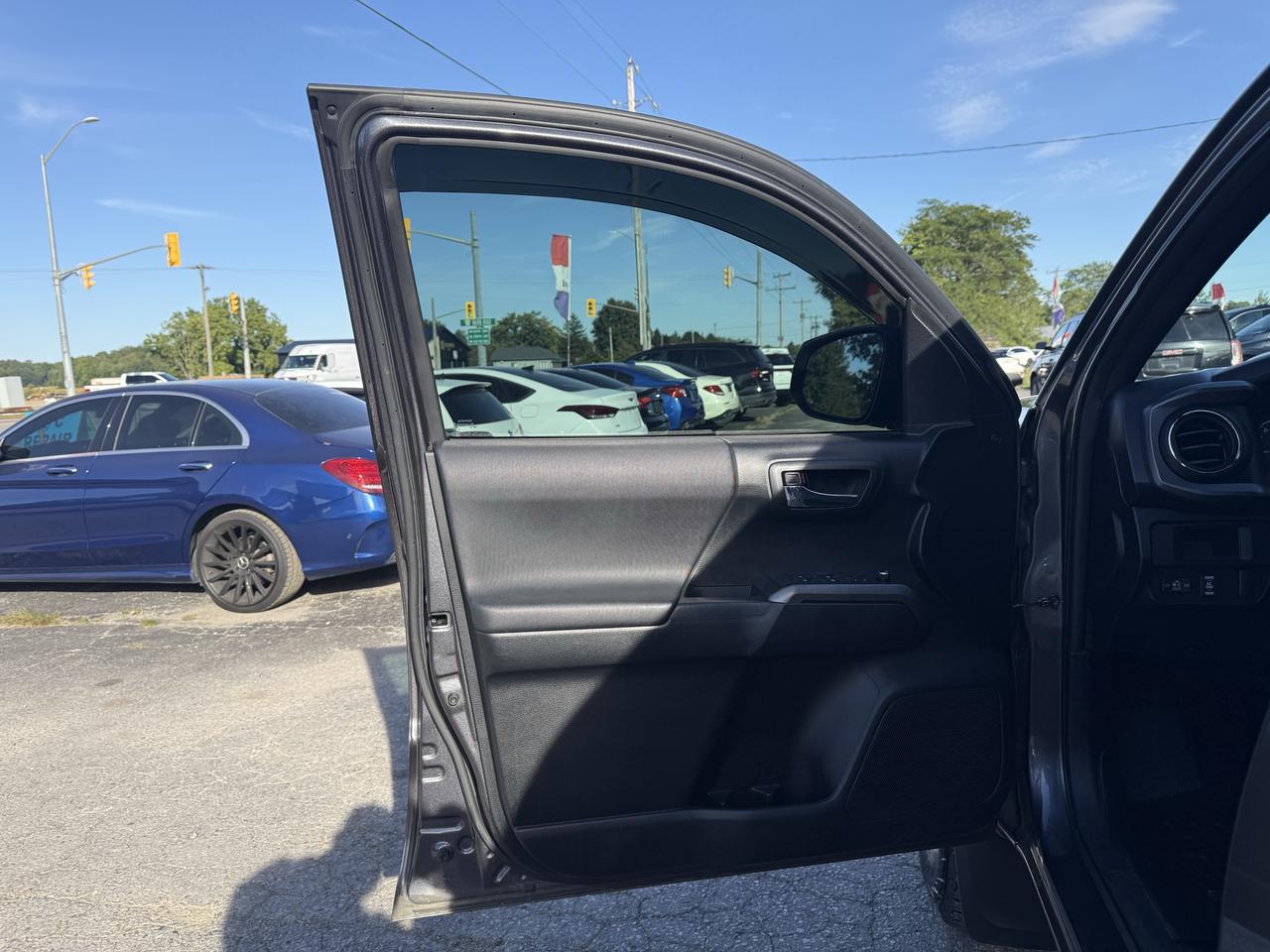 2016 Toyota Tacoma 4WD Double Cab V6 Auto SR5 Photo