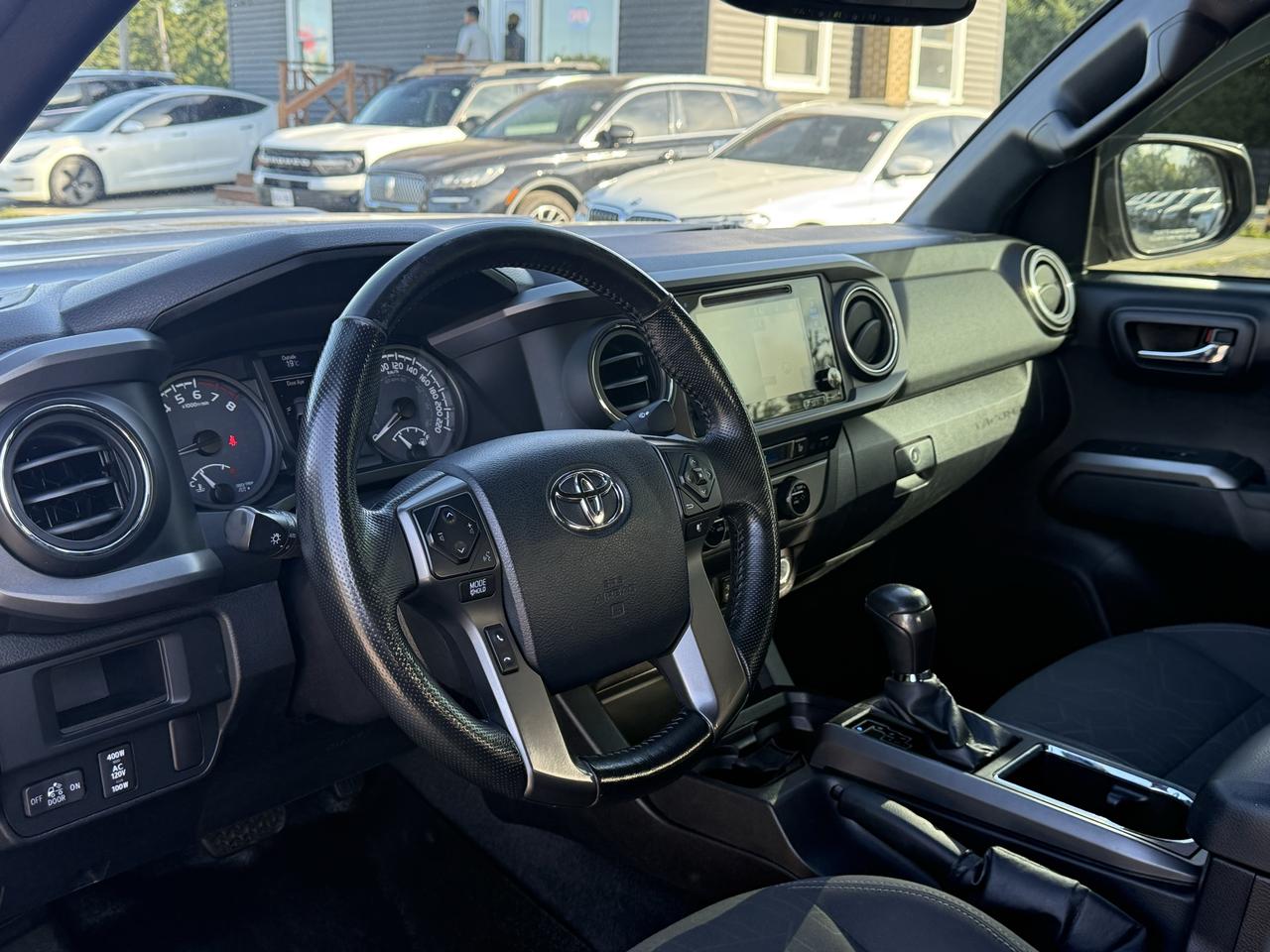 2016 Toyota Tacoma 4WD Double Cab V6 Auto SR5 Photo