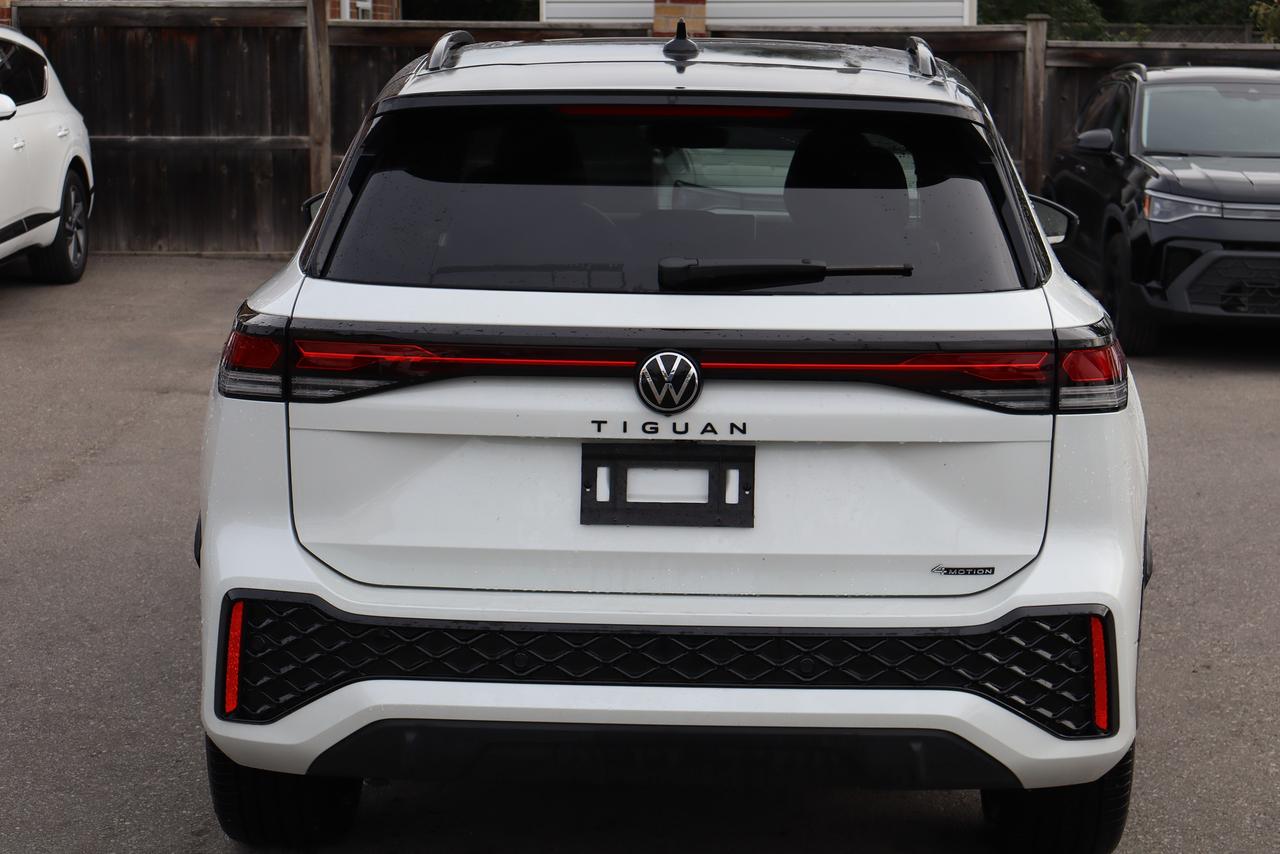 2026 Volkswagen Tiguan Comfortline R-Line Black Edition 4MOTION Photo
