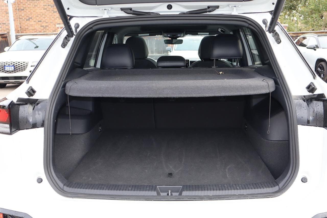 2026 Volkswagen Tiguan Comfortline R-Line Black Edition 4MOTION Photo