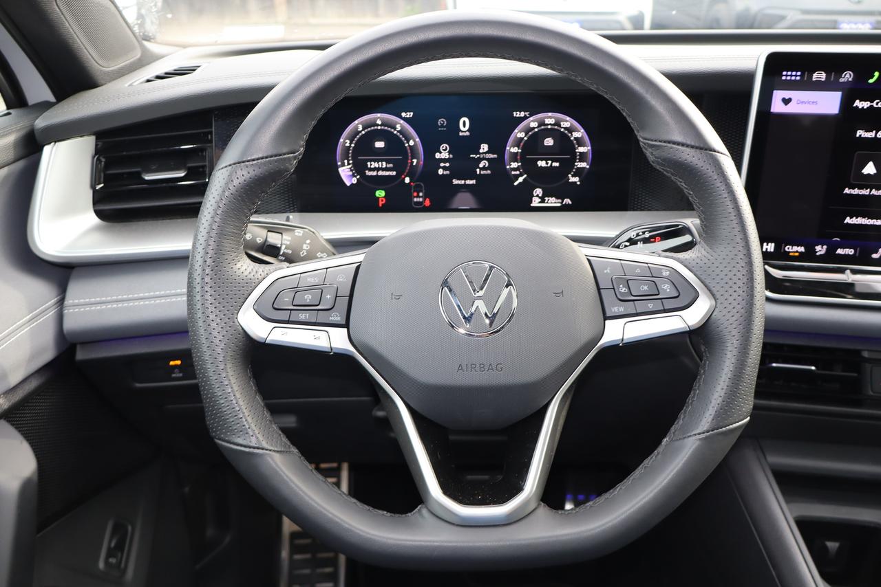 2026 Volkswagen Tiguan Comfortline R-Line Black Edition 4MOTION Photo