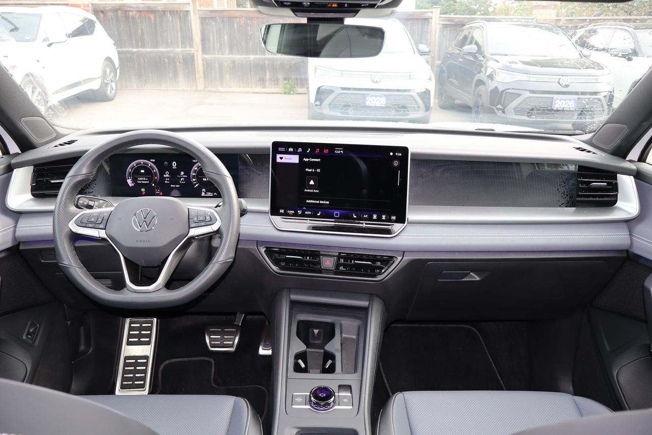 2026 Volkswagen Tiguan Comfortline R-Line Black Edition 4MOTION Photo