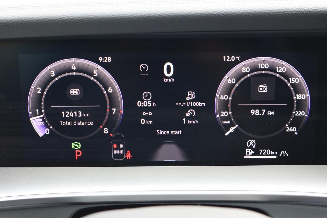 2026 Volkswagen Tiguan Comfortline R-Line Black Edition 4MOTION Photo