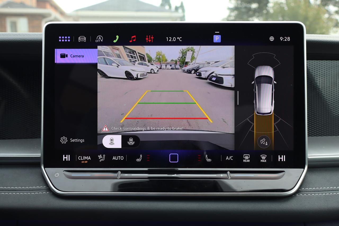 2026 Volkswagen Tiguan Comfortline R-Line Black Edition 4MOTION Photo