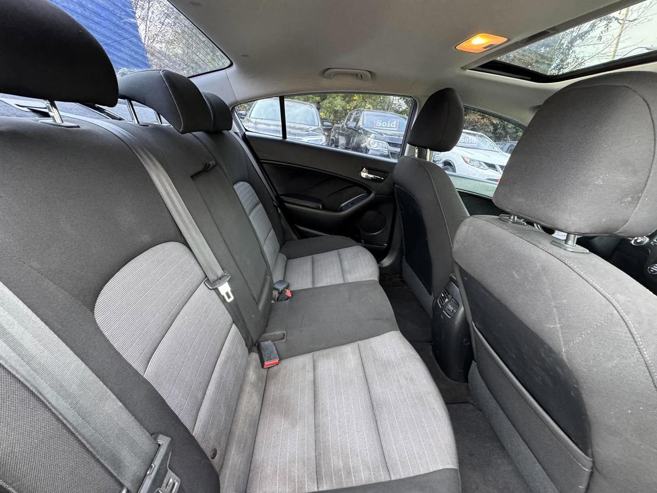 2016 Kia Forte 4dr Sdn Auto EX w/Sunroof - Photo #11