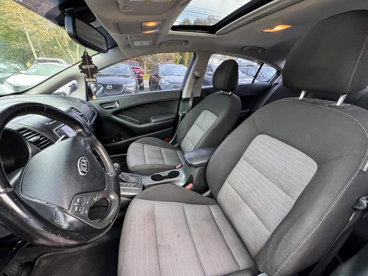2016 Kia Forte 4dr Sdn Auto EX w/Sunroof - Photo #17