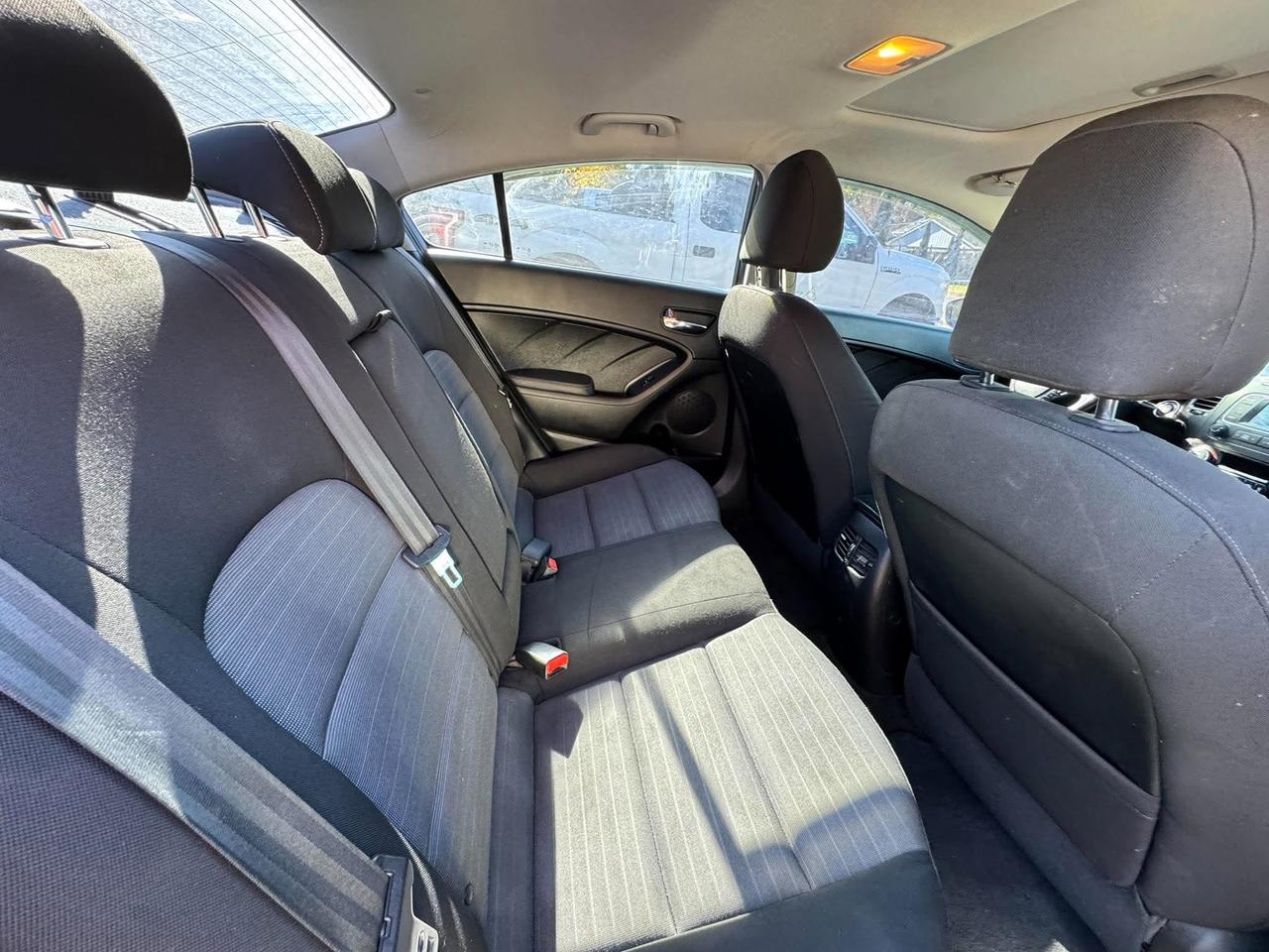 2016 Kia Forte 4dr Sdn Auto EX w/Sunroof Photo