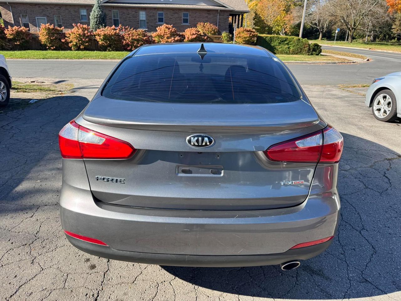 2016 Kia Forte 4dr Sdn Auto EX w/Sunroof Photo