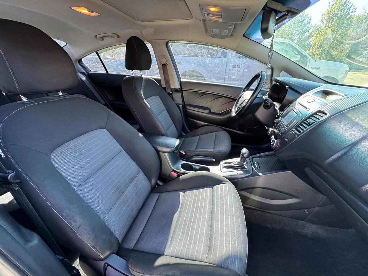 2016 Kia Forte 4dr Sdn Auto EX w/Sunroof Photo