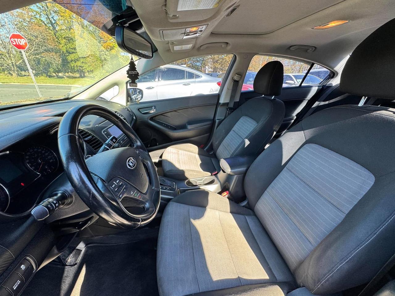 2016 Kia Forte 4dr Sdn Auto EX w/Sunroof Photo