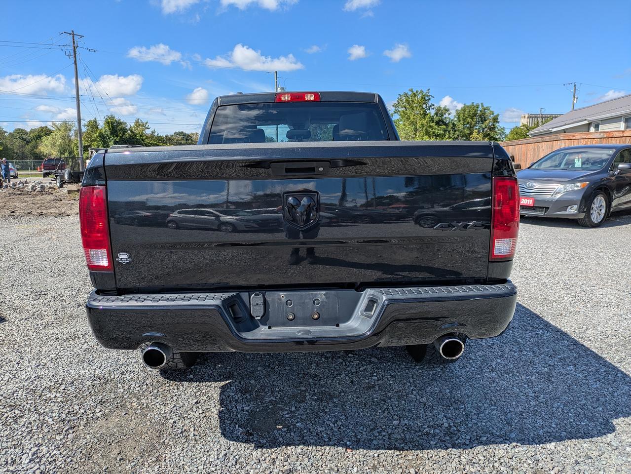 2018 RAM 1500 4x4 Quad Cab 6'4" Box Photo3