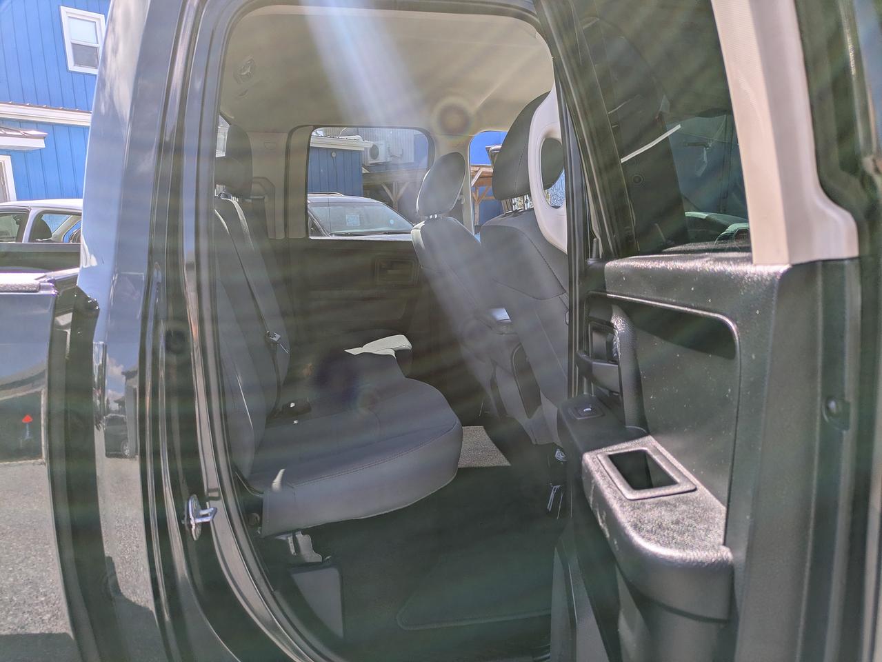 2018 RAM 1500 4x4 Quad Cab 6'4" Box Photo