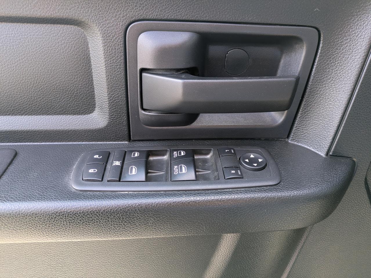 2018 RAM 1500 4x4 Quad Cab 6'4" Box Photo