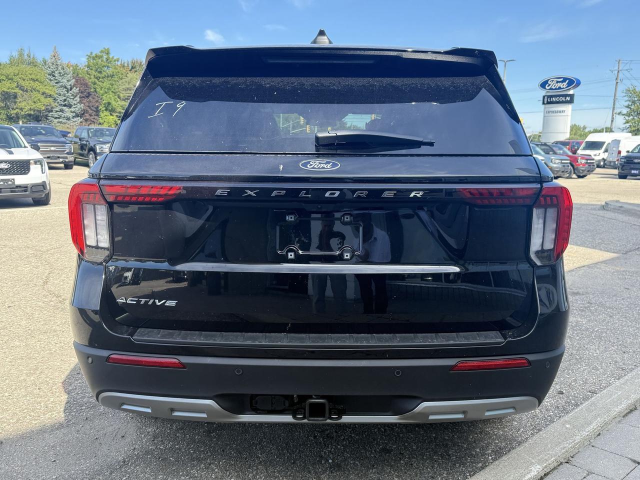 2027 Ford Explorer ACTIVE, ADAPTIVE CRUISE, REMOTE START, TOW PKG Photo2