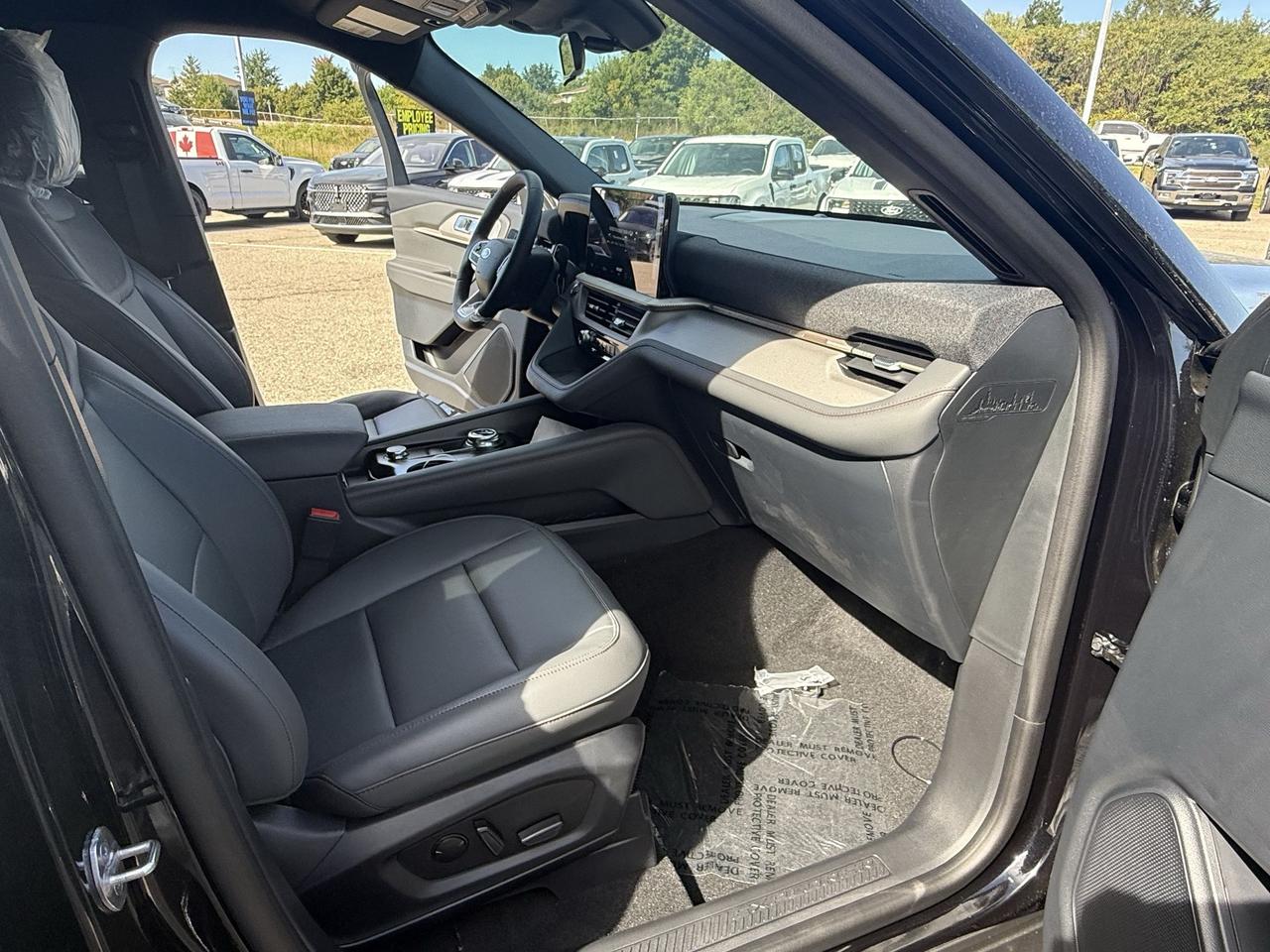 2027 Ford Explorer ACTIVE, ADAPTIVE CRUISE, REMOTE START, TOW PKG Photo