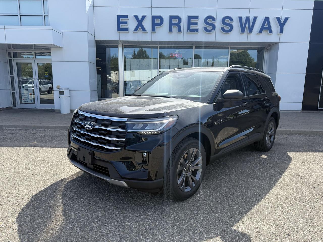 2027 Ford Explorer ACTIVE, ADAPTIVE CRUISE, REMOTE START, TOW PKG Photo0