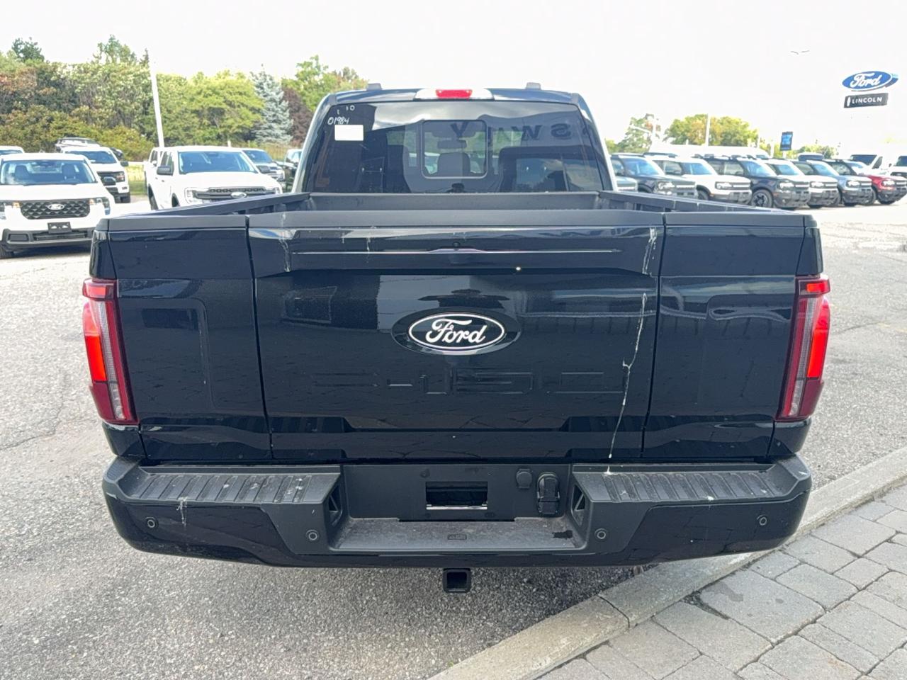 2026 Ford F-150 LARIAT, MOONROOF, BLACK PKG, BED UTILITY PKG Photo3
