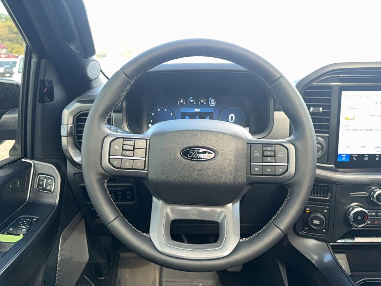 2026 Ford F-150 LARIAT, MOONROOF, BLACK PKG, BED UTILITY PKG Photo