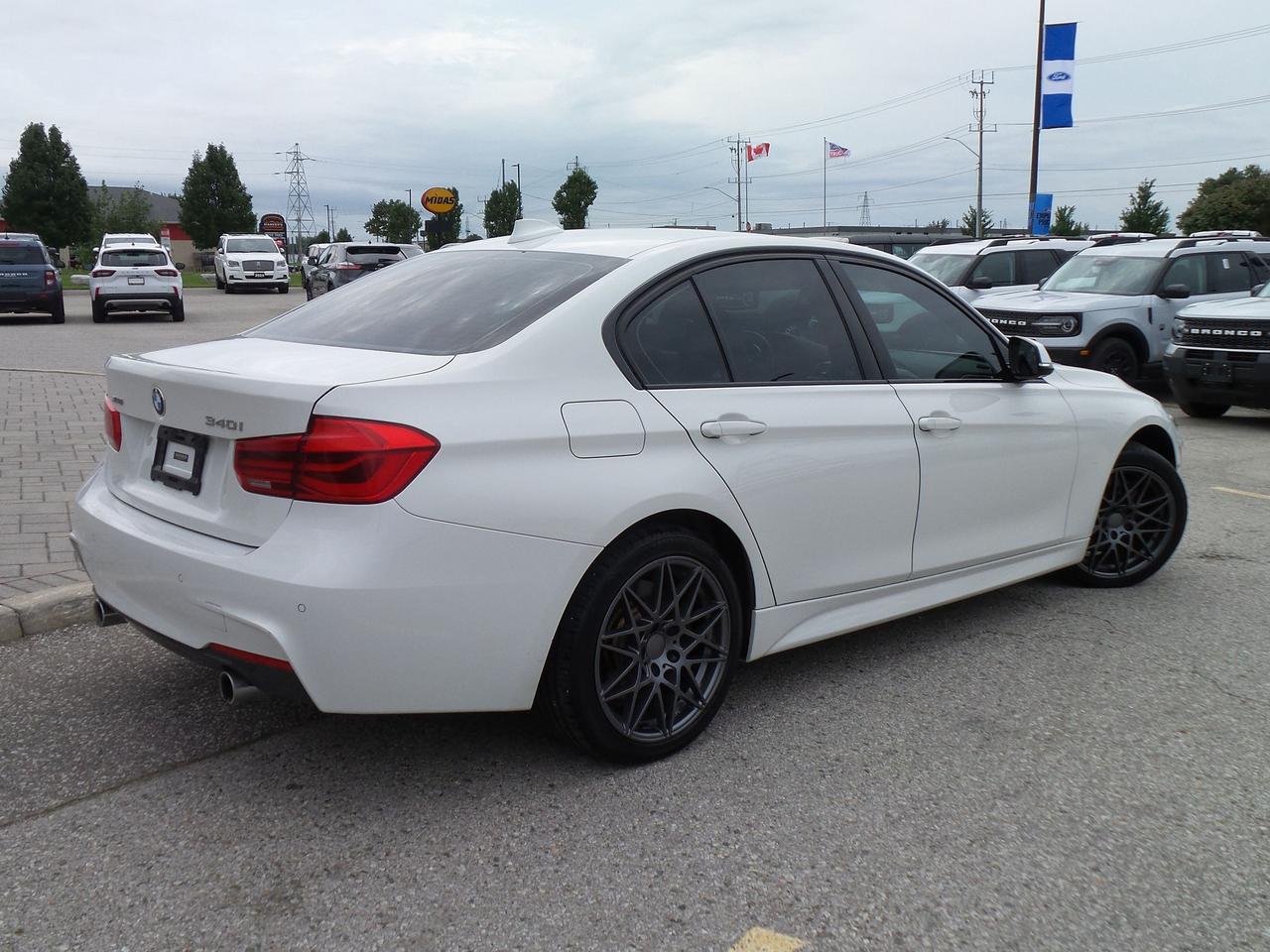 2018 BMW 3 Series 340i SEDAN, LEATHER, MOONROOF, 3L, AS TRADED Photo4