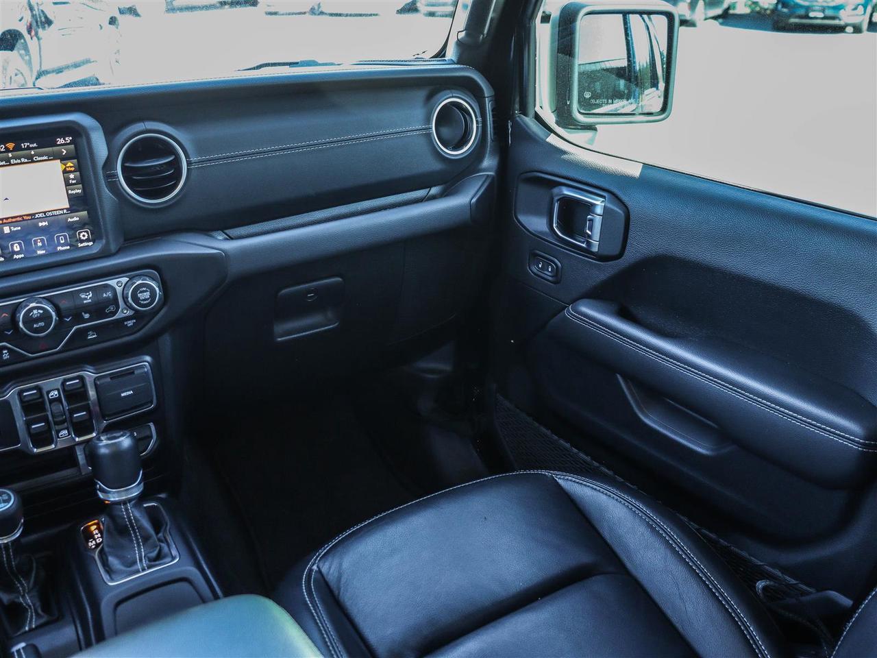 2023 Jeep Wrangler Unlimited Sahara 4XE Photo