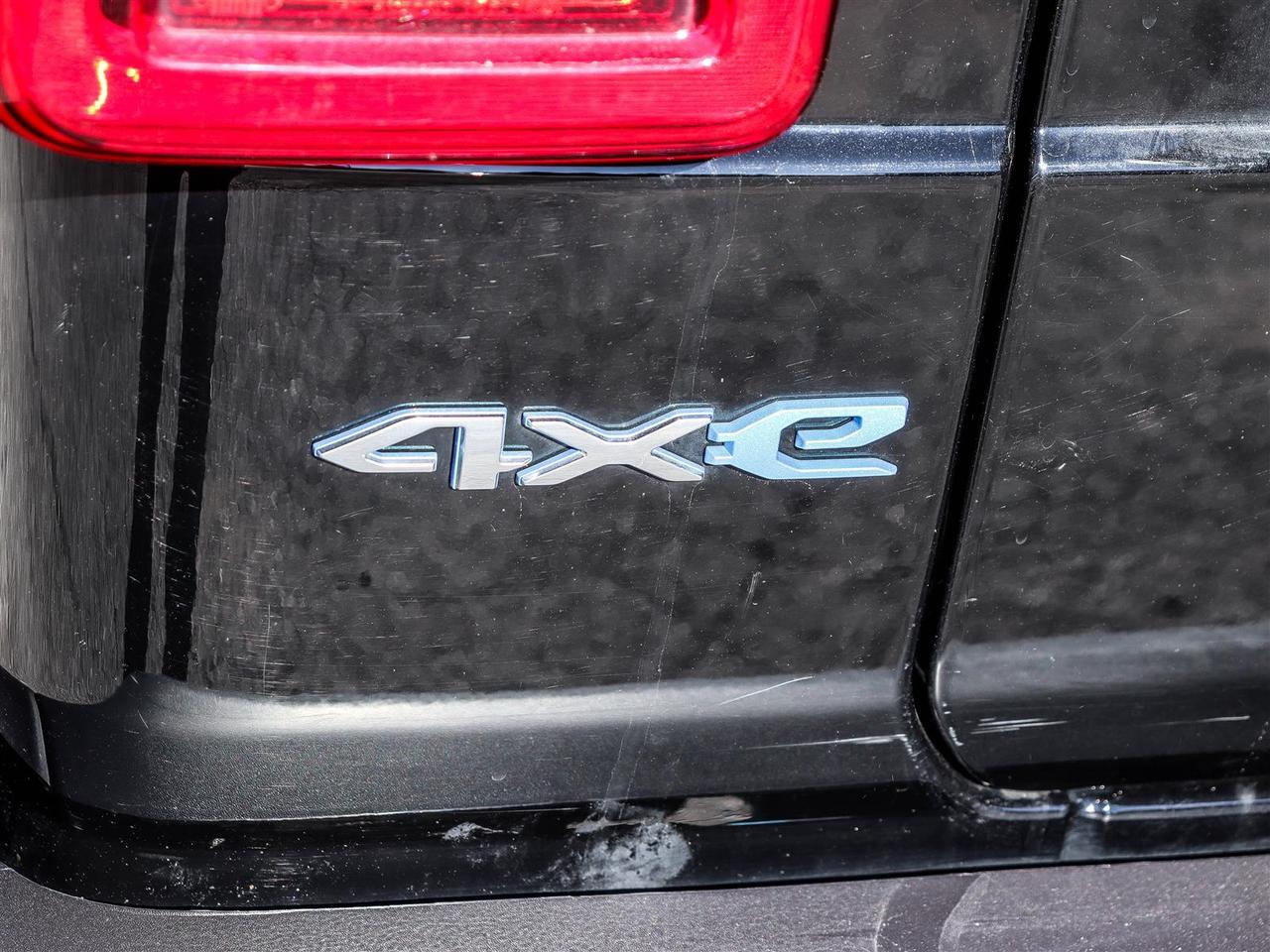 2023 Jeep Wrangler Unlimited Sahara 4XE Photo