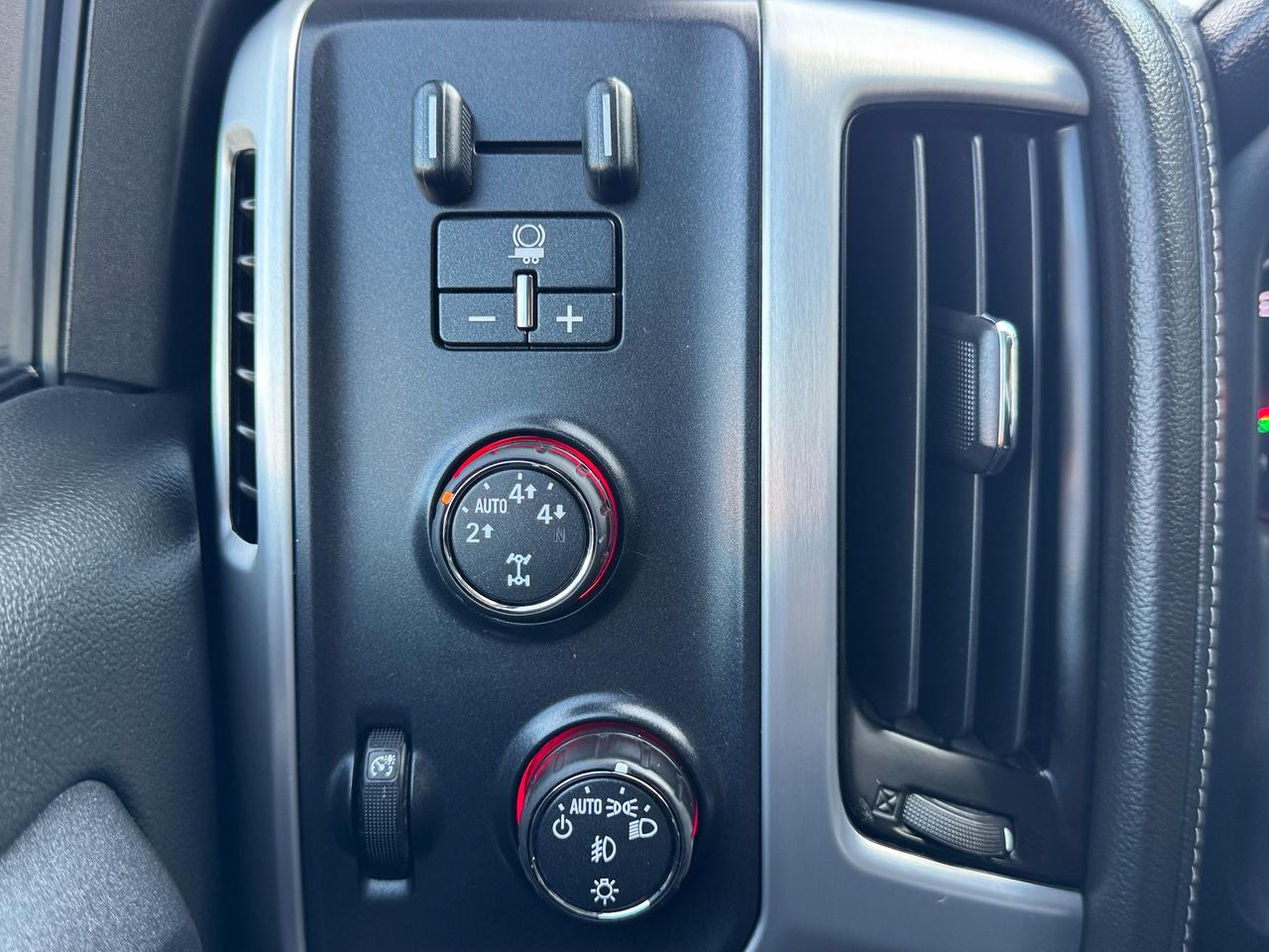 2016 GMC Sierra 1500 4WD CREW 5.3L V8 4x4 SLE+CLEAN CARFAX Photo