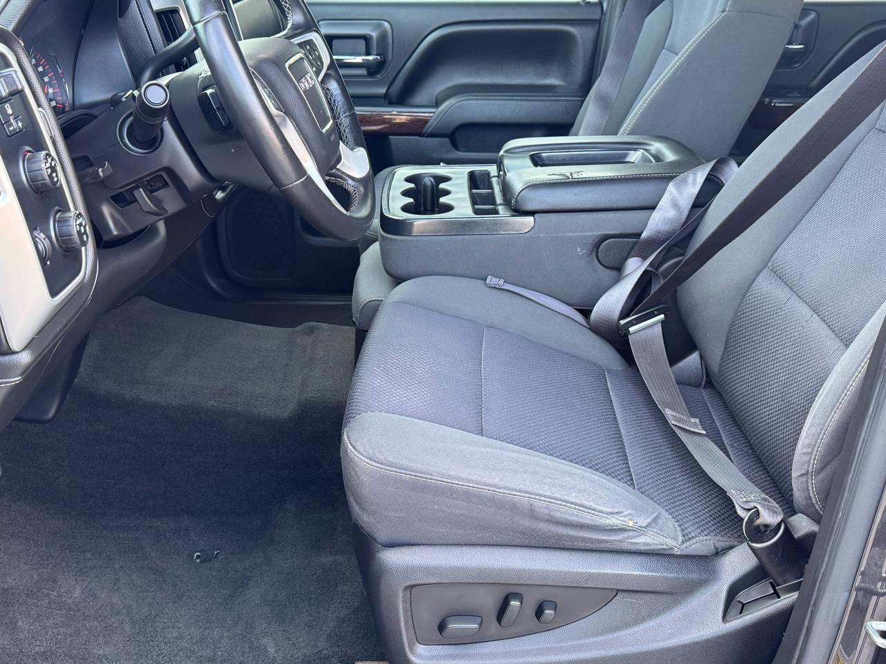 2016 GMC Sierra 1500 4WD CREW 5.3L V8 4x4 SLE+CLEAN CARFAX Photo