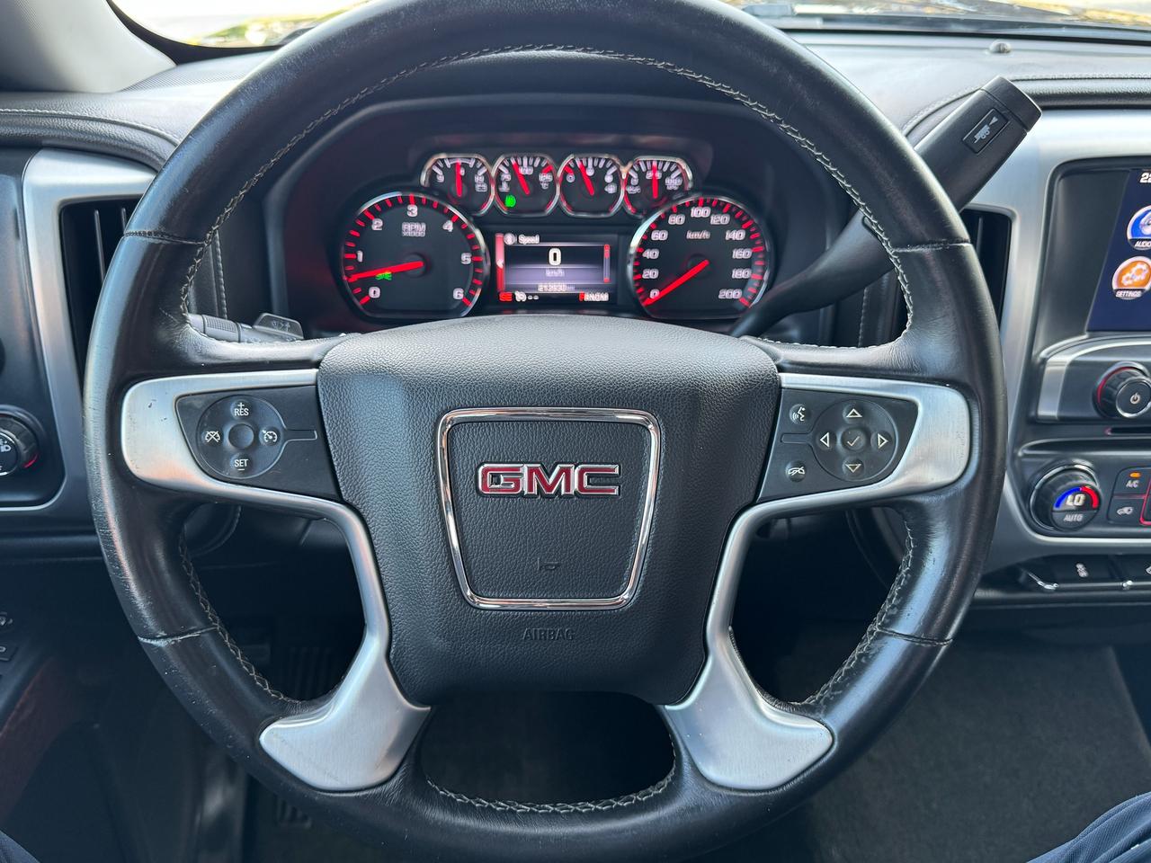 2016 GMC Sierra 1500 4WD CREW 5.3L V8 4x4 SLE+CLEAN CARFAX Photo