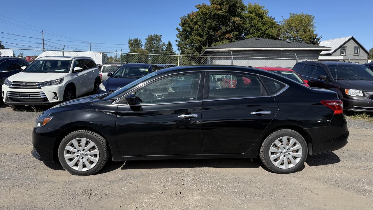 2017 Nissan Sentra SV Photo5
