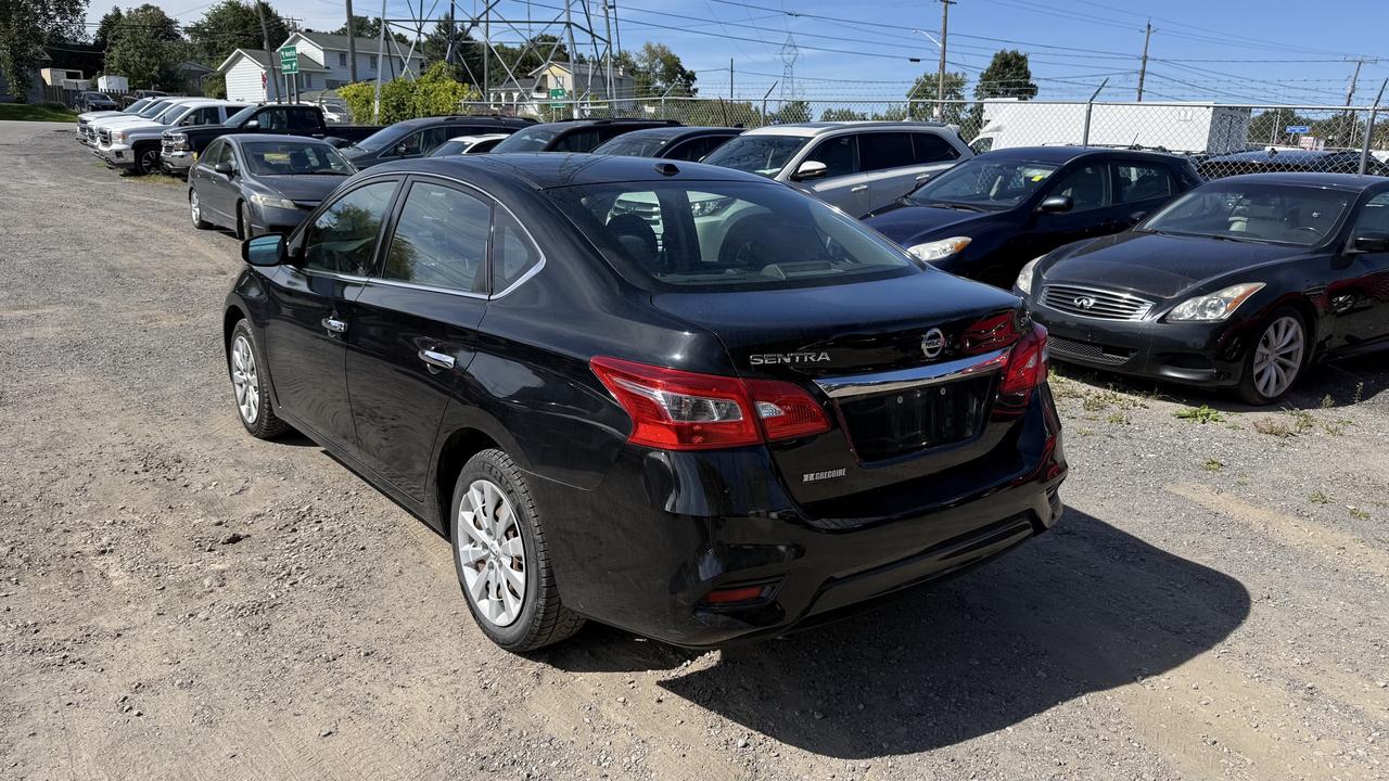 2017 Nissan Sentra SV Photo2