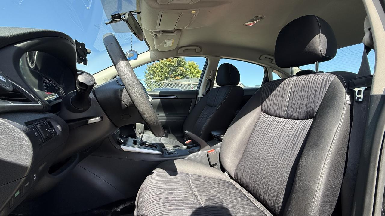 2017 Nissan Sentra SV Photo