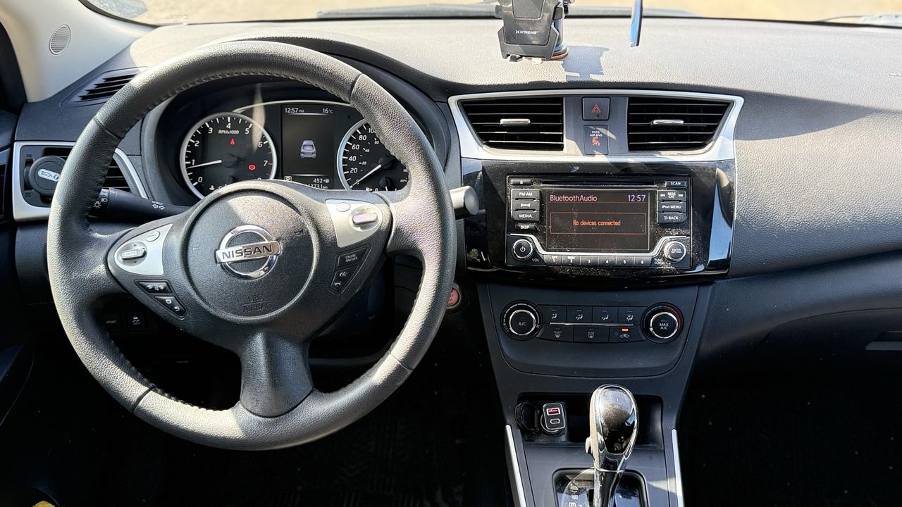 2017 Nissan Sentra SV Photo