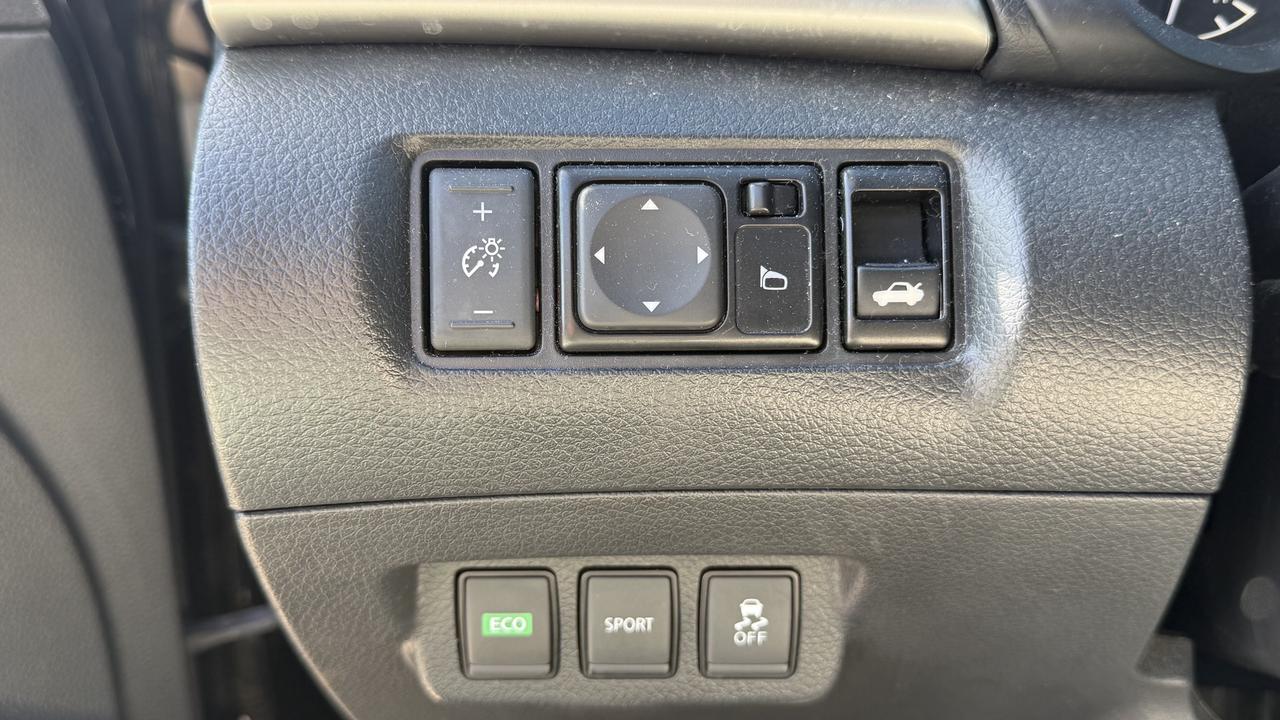 2017 Nissan Sentra SV Photo