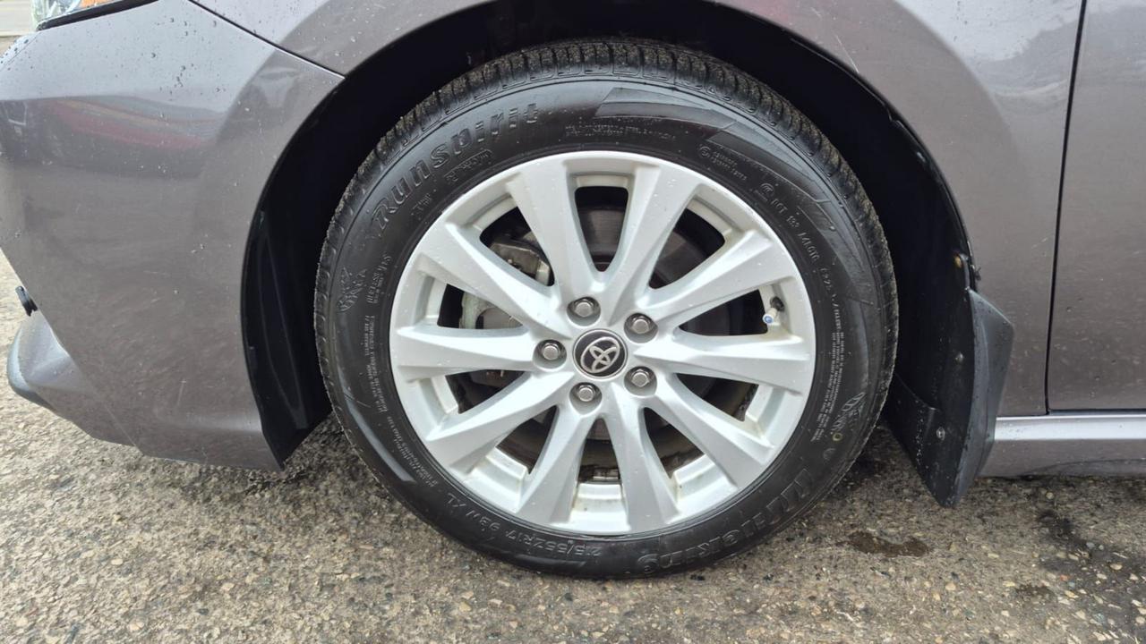 2020 Toyota Camry SE, WELL MAINTAINED, 4 CYLINDER, CERTIFIED Photo
