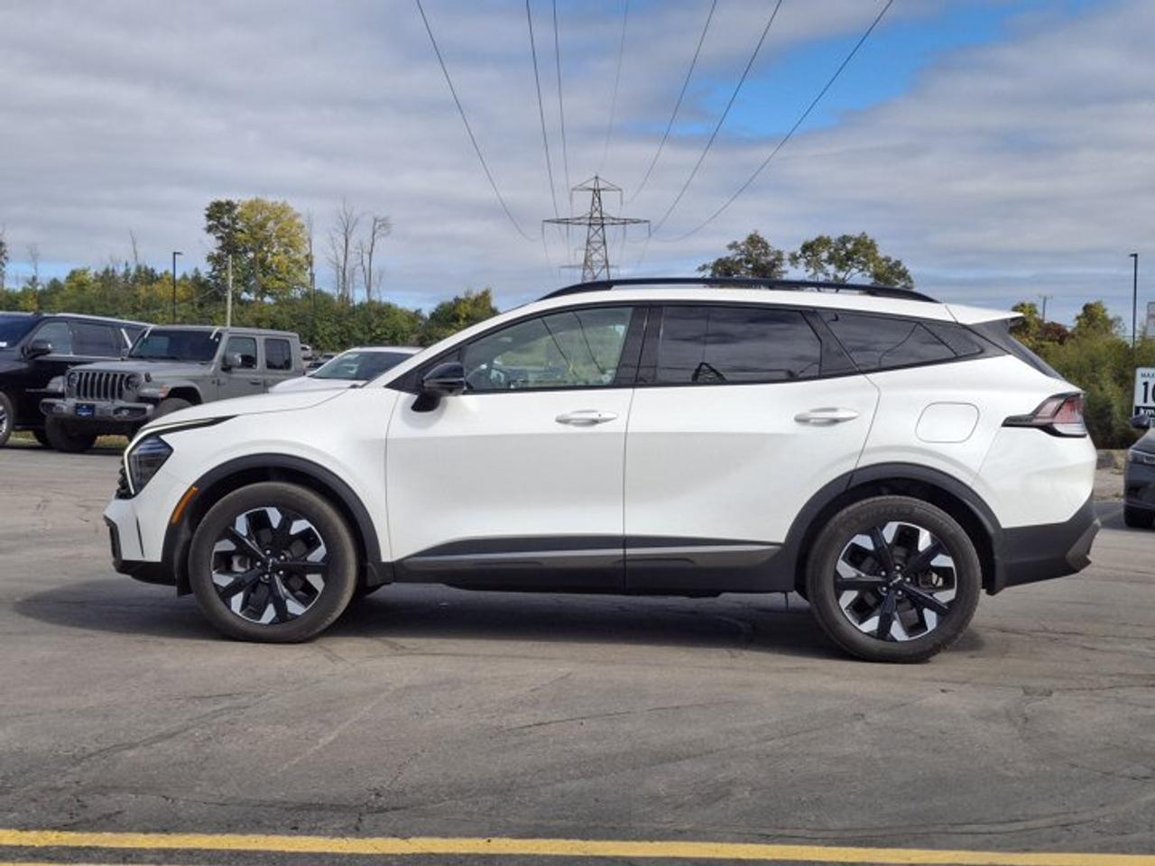 2023 Kia Sportage X-Line Limited | Pano Roof | Quilted Leather | Heated + Ventilated Seats | Heated Steering & More ! Photo5